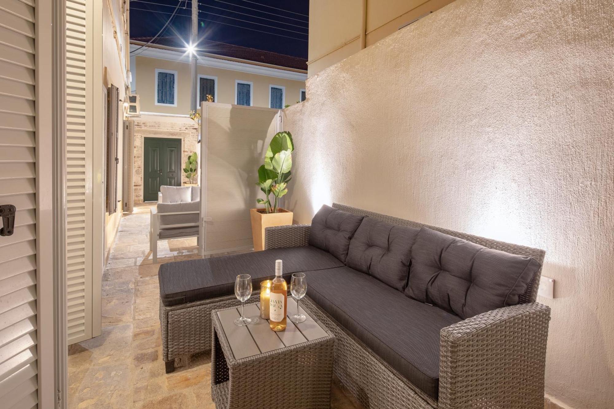 Modern-Vintage Old Town Suites Corfu  Екстериор снимка